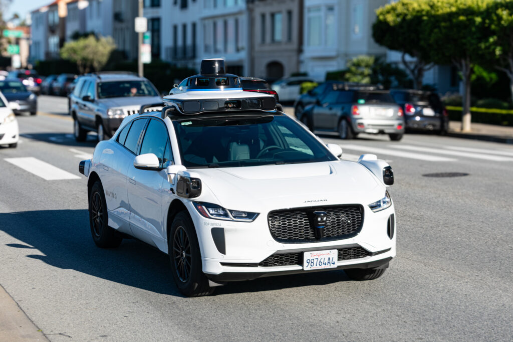 Waymo 自動運転タクシー